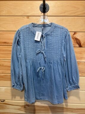 Little Daisy Closer Women’s Light Blue Jean Pintuck Tie-Front Peasant Top